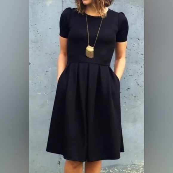 NWT LuLaRoe Amelia SIZE M - Picture 5 of 5